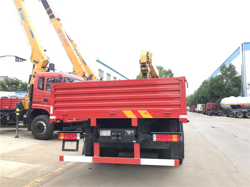 陜汽德龍前四后八重型清障車 14噸/16噸隨車吊功能解析與應(yīng)用前景