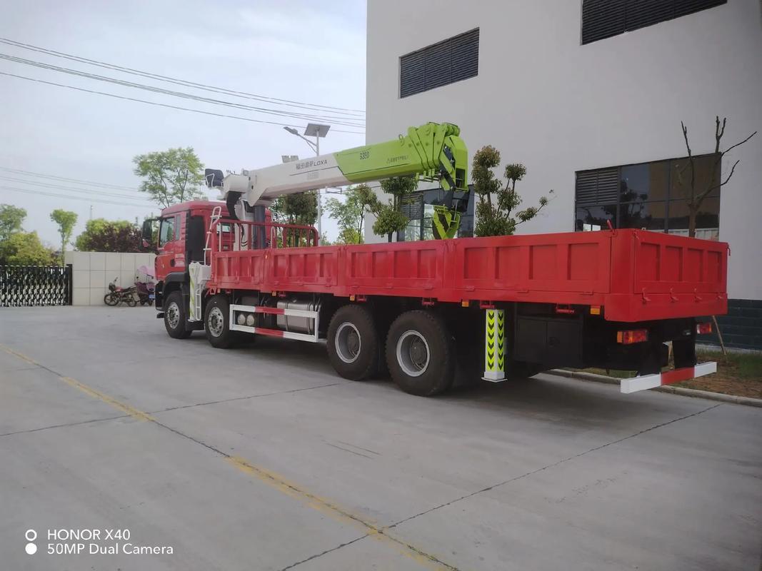 福田雷薩隨車吊全系產(chǎn)品優(yōu)惠促銷，品質(zhì)與實惠雙重盛宴