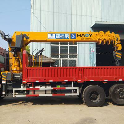 三環昊龍后八輪隨車吊 遙控12噸隨車吊的卓越性能與應用